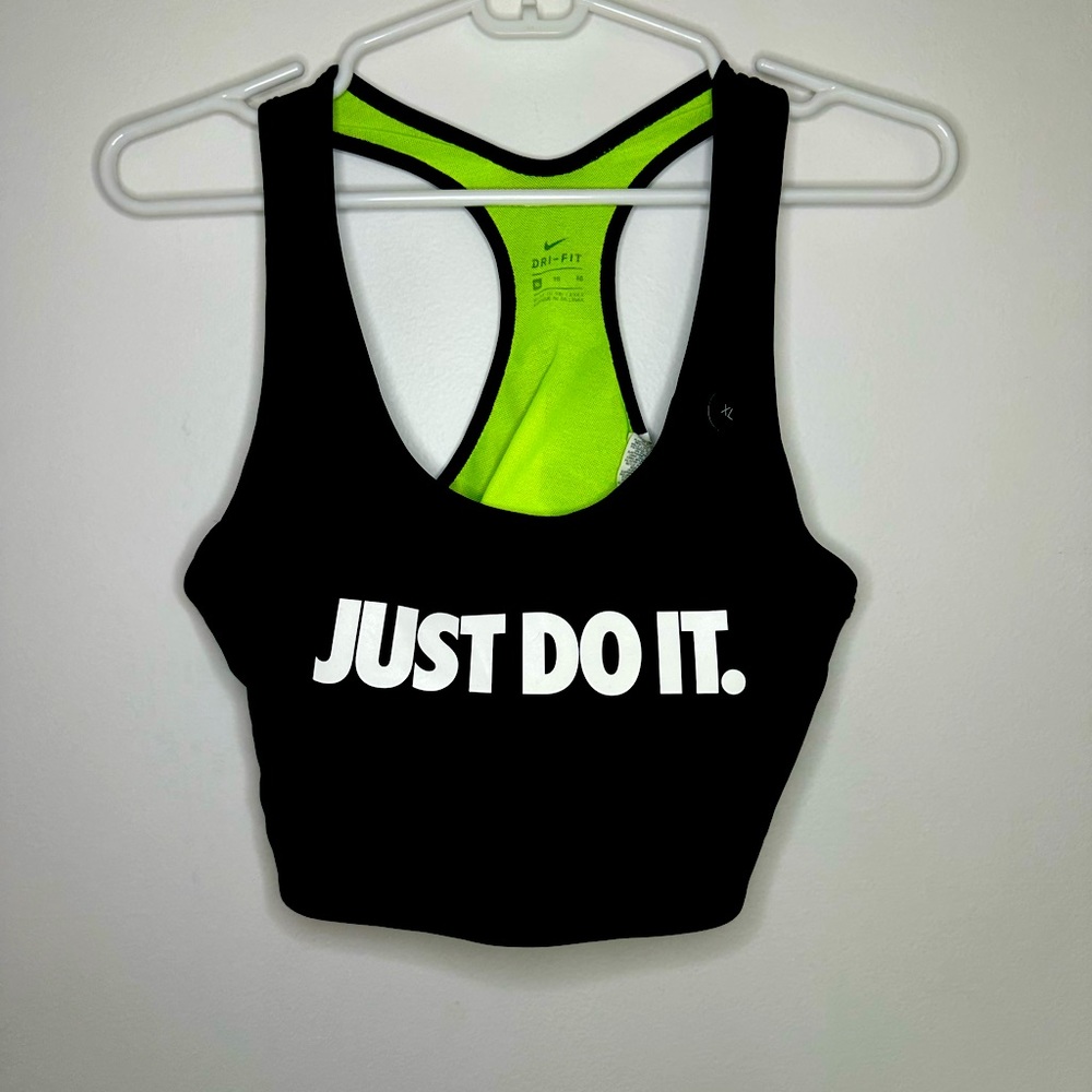 Nike Classic swoosh medium support sports bra